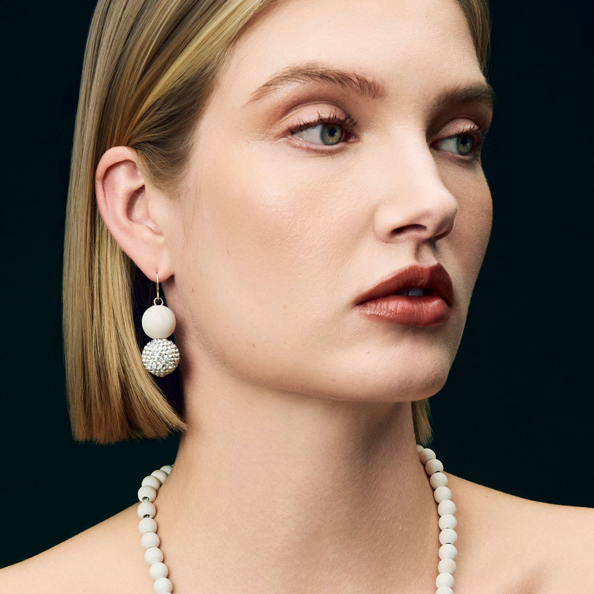 Heijastus-korvakorut, luonnonvalkoinen