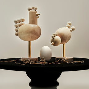 Kukko-veistos, 25,5 cm, lakattu puu